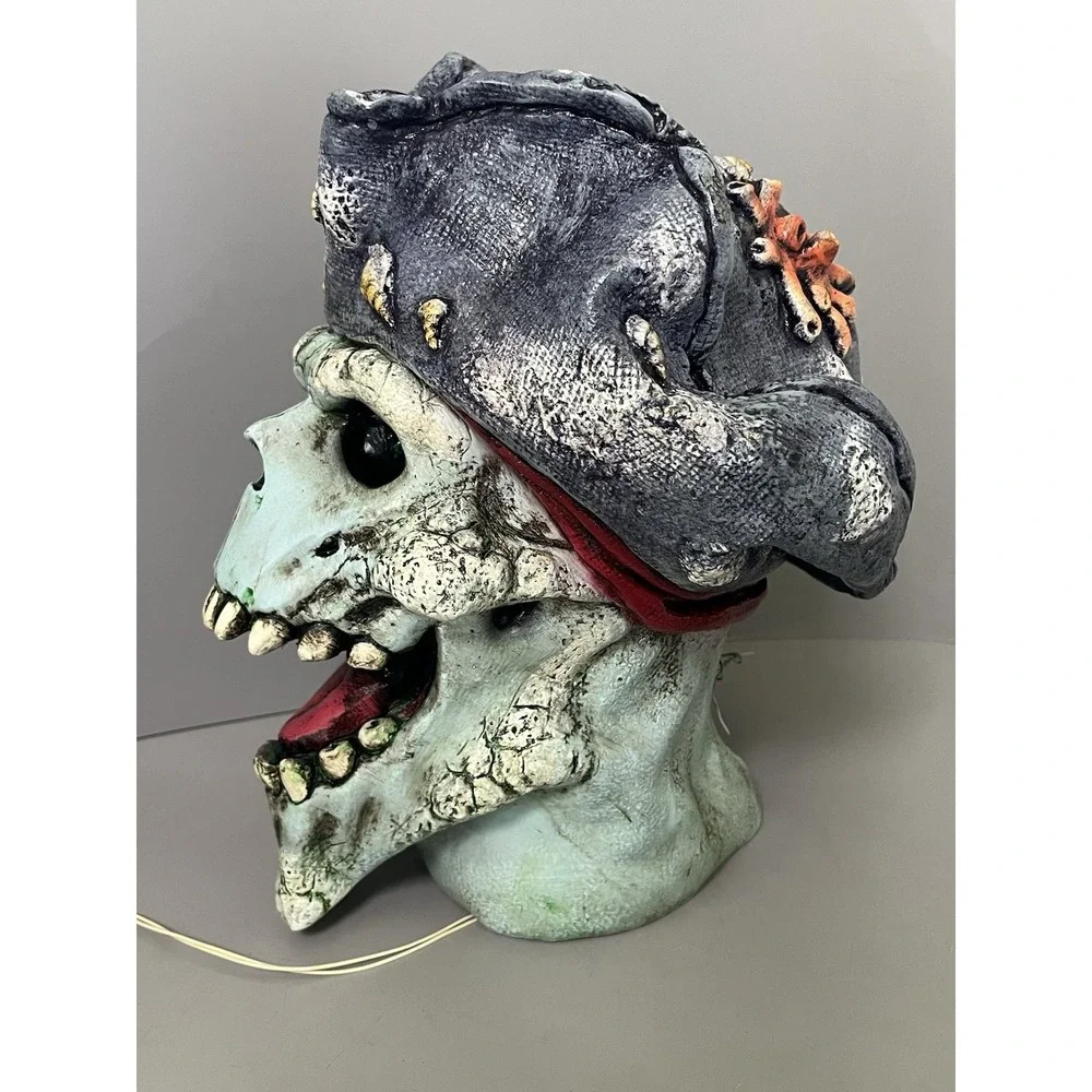Spirit Halloween Talking Pirate Head Light Up Rare Animated- 2008 Vtg- Works!